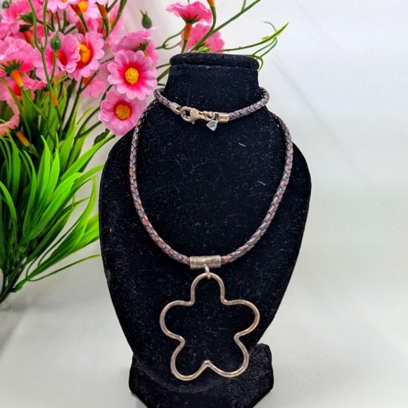 Jewelry - Silpada Signed Vintage 925 Sterling Silver Retired Daisy Necklace on Leather